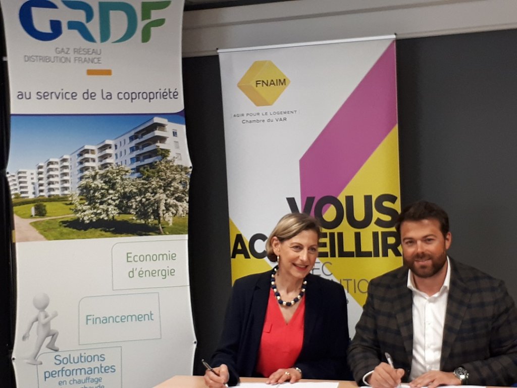 Viviane Repellin, directrice Commerciale Méditerranée de GRDF et Julien Savelli, Président de la Fnaim du Var ont signé un partenariat dont l’objectif est de favoriser la transition énergétique des logements anciens (Photo D.R.)