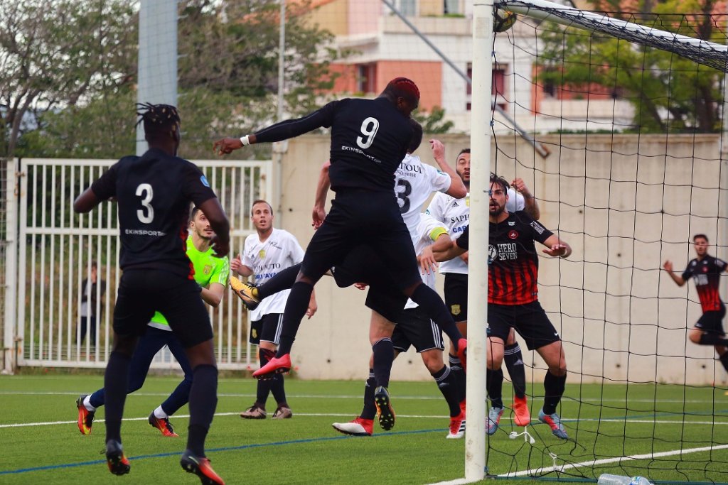 Achille Anani, qui a le numéro neuf, a été le meilleur attaquant endoumois de la saison (Photo Laurent Saccomano/Wallis.fr )