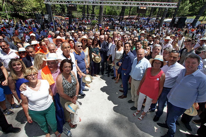 Quelque 4 000 personnes ont participé, ce samedi 30 juin, à la 3e édition du Banquet républicain des Amis de Martine Vassal (Photo Robert Poulain)