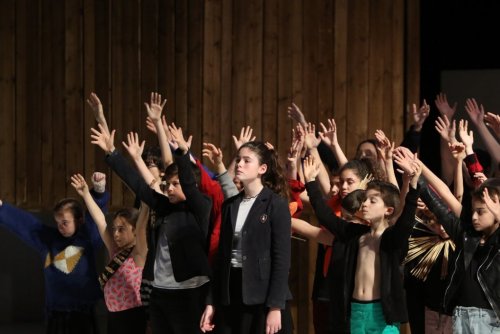 Ce sont les enfants de la Maîtrise des Bouches-du-Rhône qui se retrouvent sur scène pour cette production. (Photo Agnès Mellon)