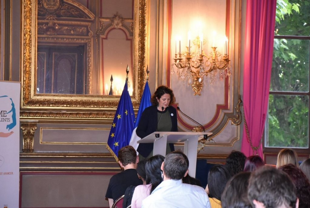 Marie-Emmanuelle Assidon, préfète déléguée pour l'égalité des chances a ouvert la soirée de bilan de l'opération "Sésame Jeunes Talents" (Photo D.R.)