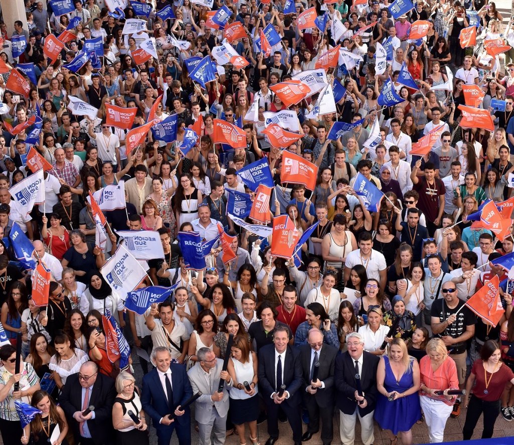 Plusieurs centaines de bacheliers fraîchement diplômés et ayant obtenu la mention "Très bien" reçus à l'Hôtel de Région par Renaud Muselier (Photo R.S.))