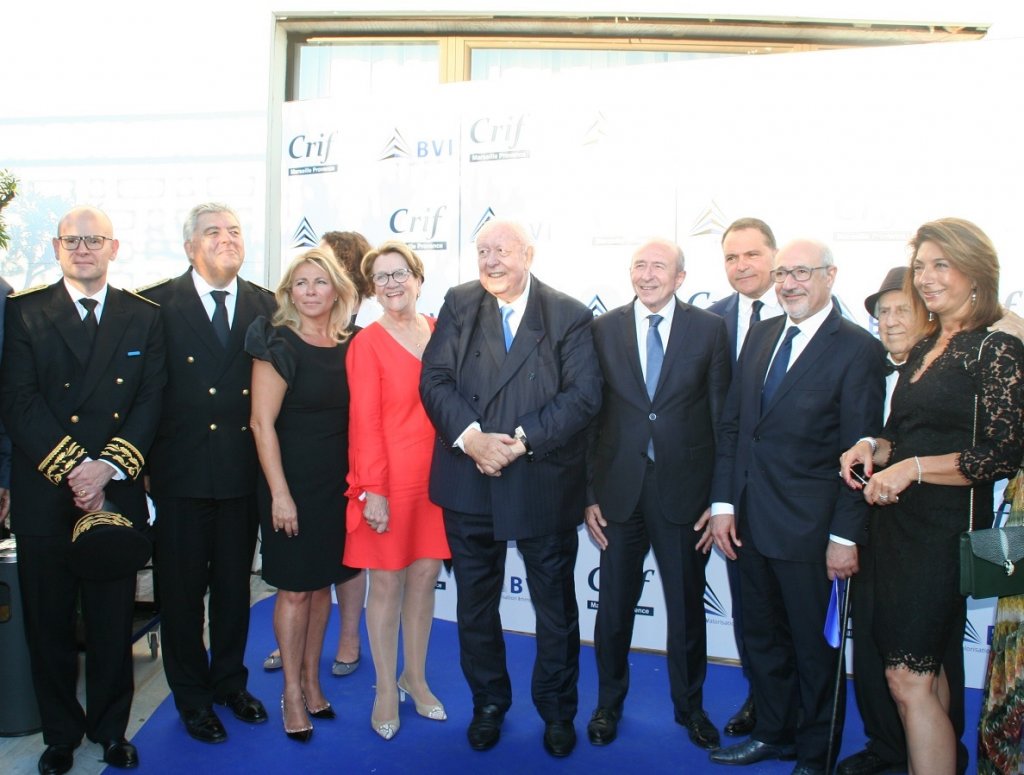 Le ministre de l'Intérieur Gérard Collomb et le président du Crif, Marseille-Provence, Bruno Benjamin, entouré d'un aréopage de personnalités (Photo G.G.)