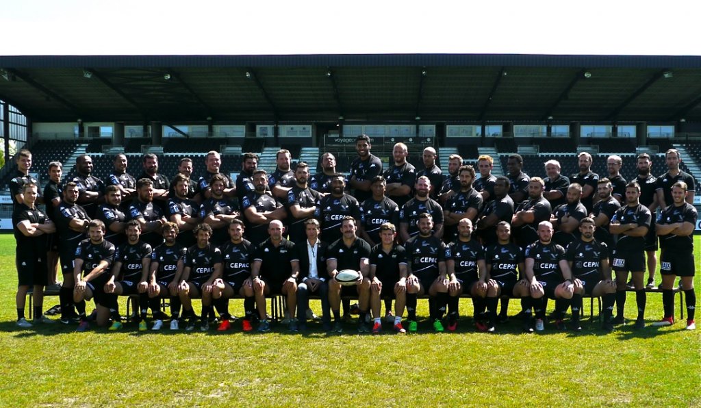 Ce jeudi en milieu de journée, c’était plein soleil pour la photo officielle de l’équipe, saison 2018/19. (Photo Michel Egéa)