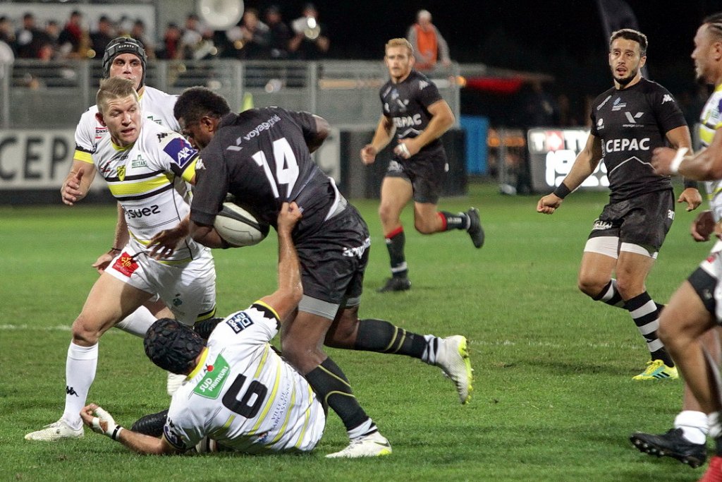 Narumasa (14) n’a rien lâché pendant tout le match pour finalement inscrire l’essai victorieux quelques secondes avant la fin. Photo Robert Poulain.