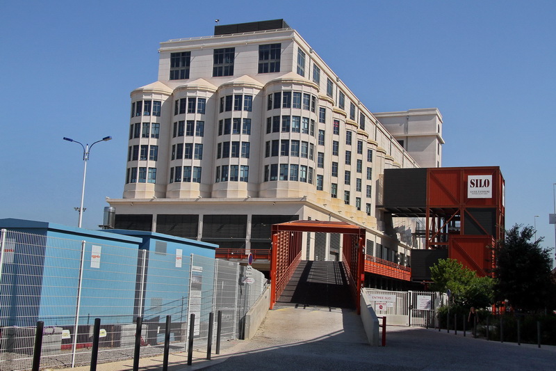 Le Silo de Marseille rebaptisé Charles Aznavour (Photo Robert Poulain)