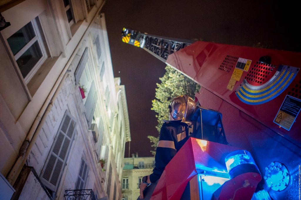 Une vingtaine de marins-pompiers sont intervenus pour sécuriser l'immeuble fragilisé (Photo: BMPM/QM Chevrieux)