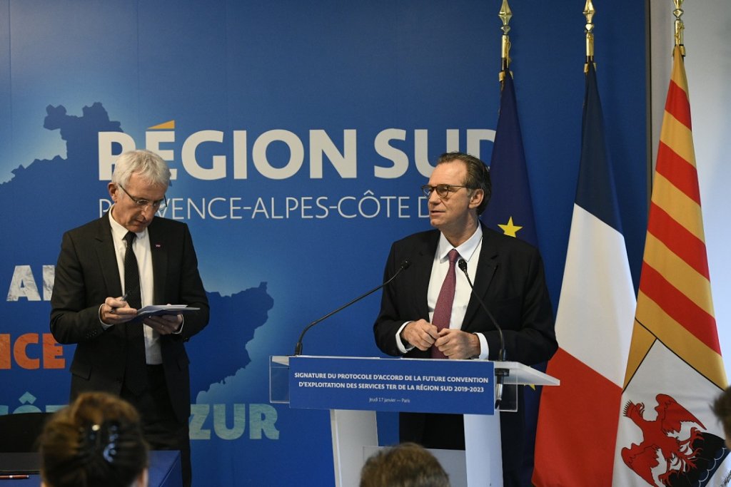 Renaud Muselier et Guillaume Pepy signent un protocole d’accord pour un service de transport ferroviaire régional de qualité (Photo Franck Pennant)