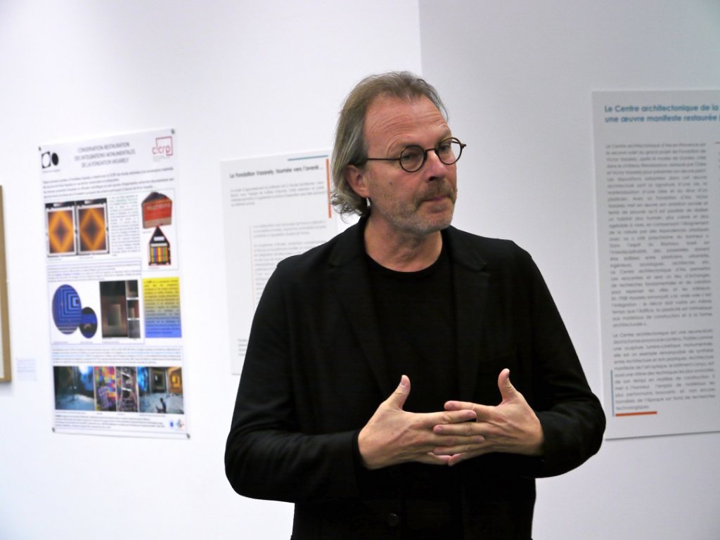 Pierre Vasarely, le petit-fils du plasticien, Préside aujourd’hui la Fondation. Il a nous a présenté les travaux de restauration du bâtiment. (Photo M.E.)