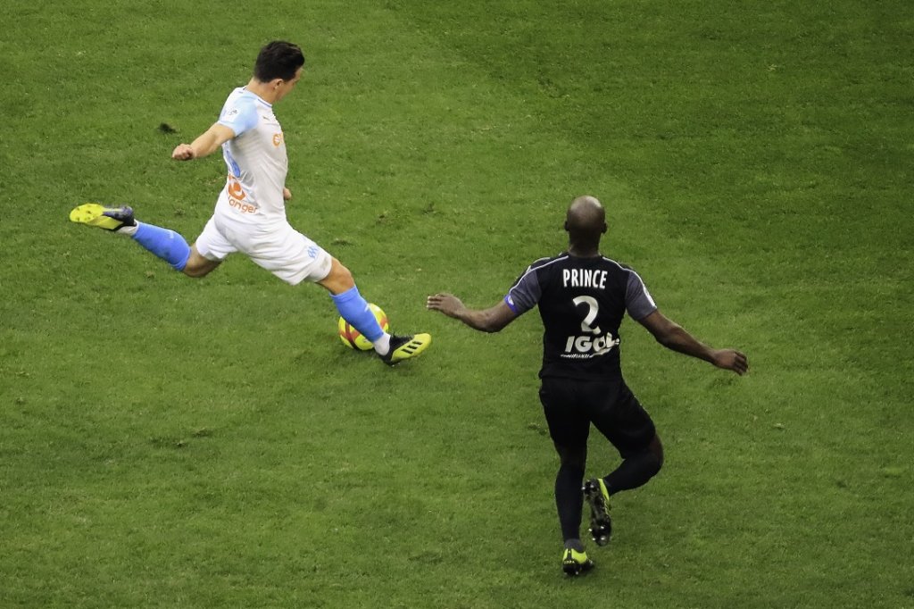 Le beau geste technique de Florian Thauvin qui va ouvrir le score pour l’OM (Photo Wallis.fr/Laurent Saccomano)