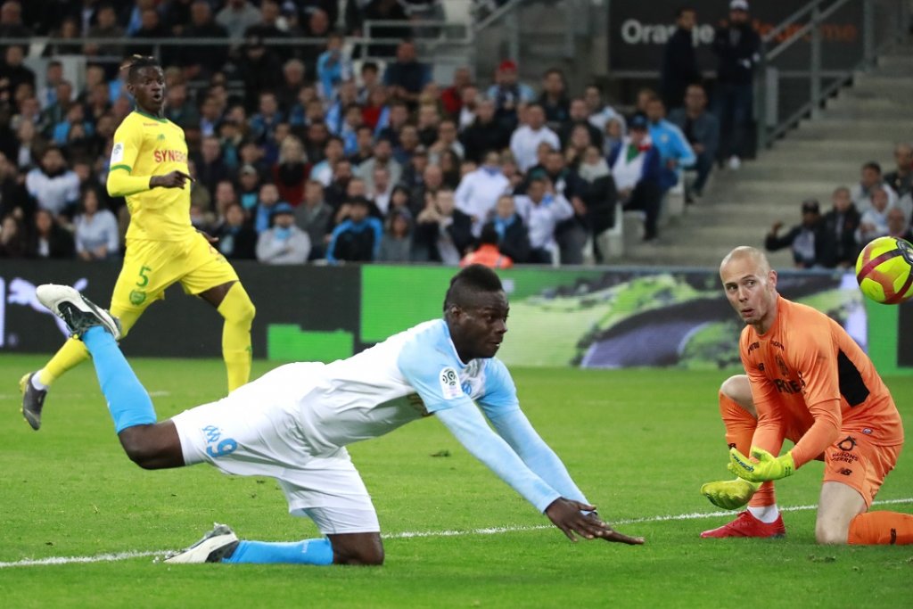 Tête plongeante et but égalisateur de Mario Balotelli (Photo Laurent Saccomano/Wallis.fr)