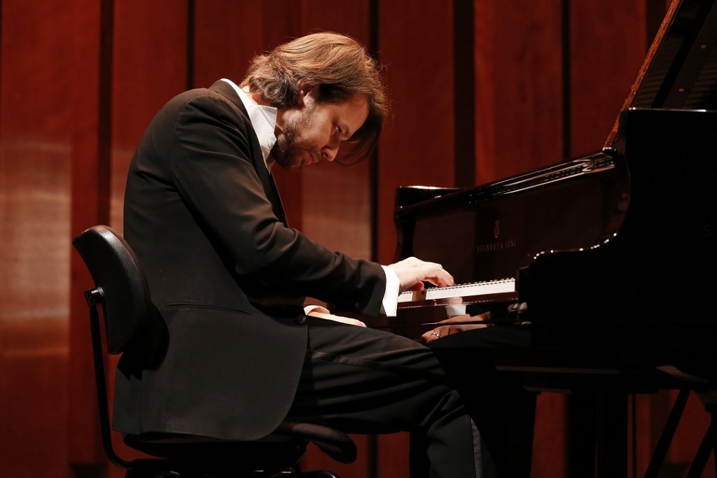 Dans l’écrin du Jeu de Paume, David Fray s’est attaqué avec maestria et humilité aux "Variations Goldberg" de Bach. (Photo Caroline Doutre)