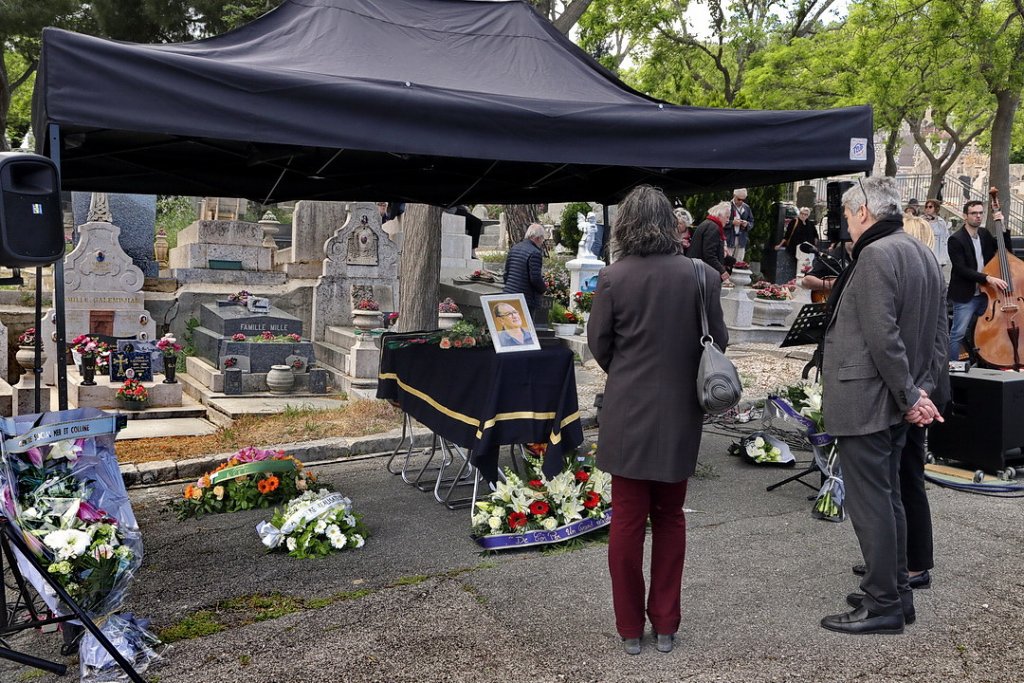 Un public venu en nombre, ce samedi, a accompagné l'auteur, le réalisateur, l'illustrateur, le scénariste... le Marseillais Philippe Carrese dans cet aller sans retour. (Photo Robert Poulain)