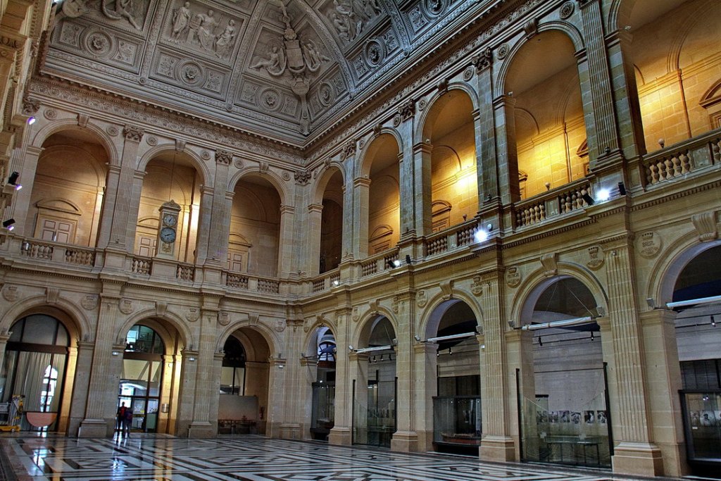 Grand Hall du Palais de la Bourse de Marseille (Photo Robert Poulain)