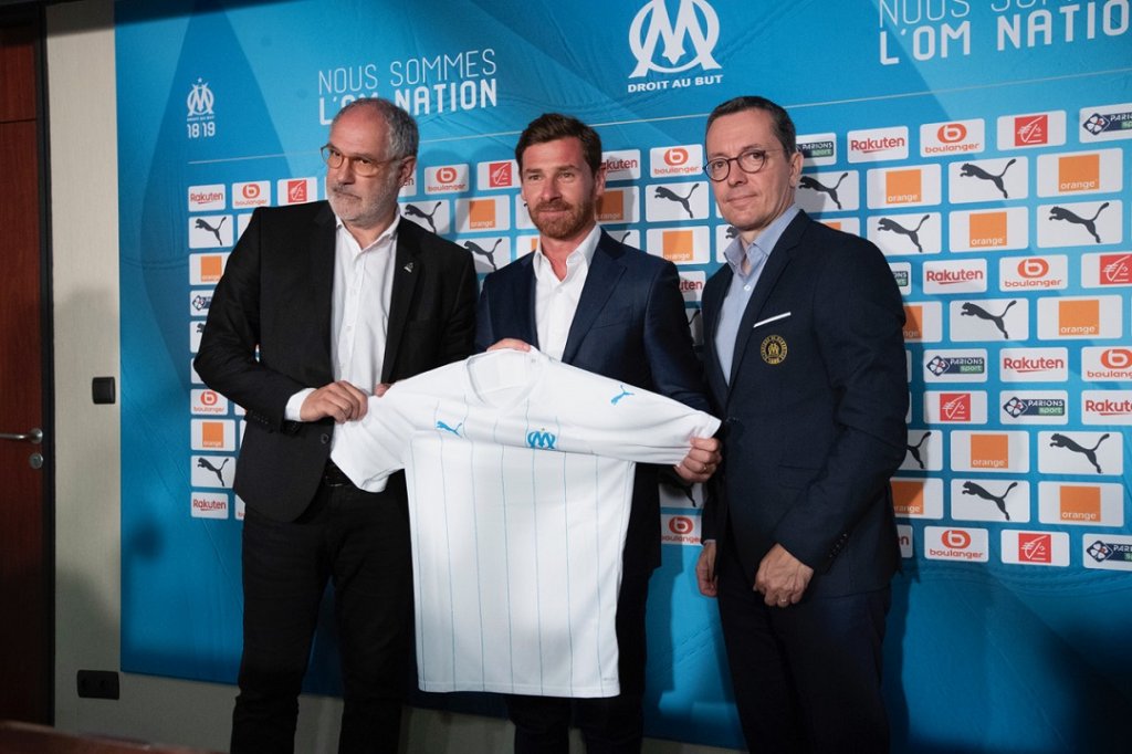 André Villas-Boas, le nouvel entraîneur de l'OM, entouré de Jacques-Henri Eyraud et Andoni Zubizarreta (Photo Guillaume Ruoppolo/Wallis.fr)