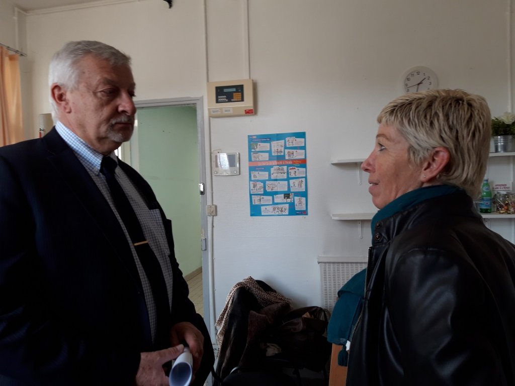 Christian Patoz, Dasen de Vaucluse et Pascale Thérond, directrice de l'école Saint Roch (Photo Mireille Bianciotto)