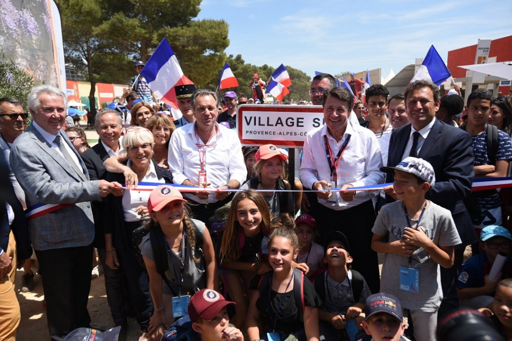 Inauguration du Village Sud par Renaud Muselier et Christian Estrosi et des jeunes en grande liesse (Photo J.P. Garufi)