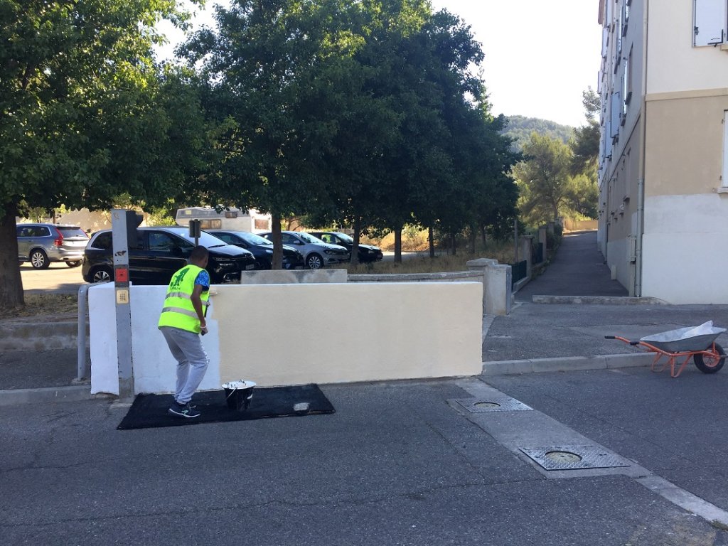 Du coeur à l'ouvrage pour ce jeune de la cité des baumettes à Marseille dans le cadre d'un tapaj (Photo 13Habitat)