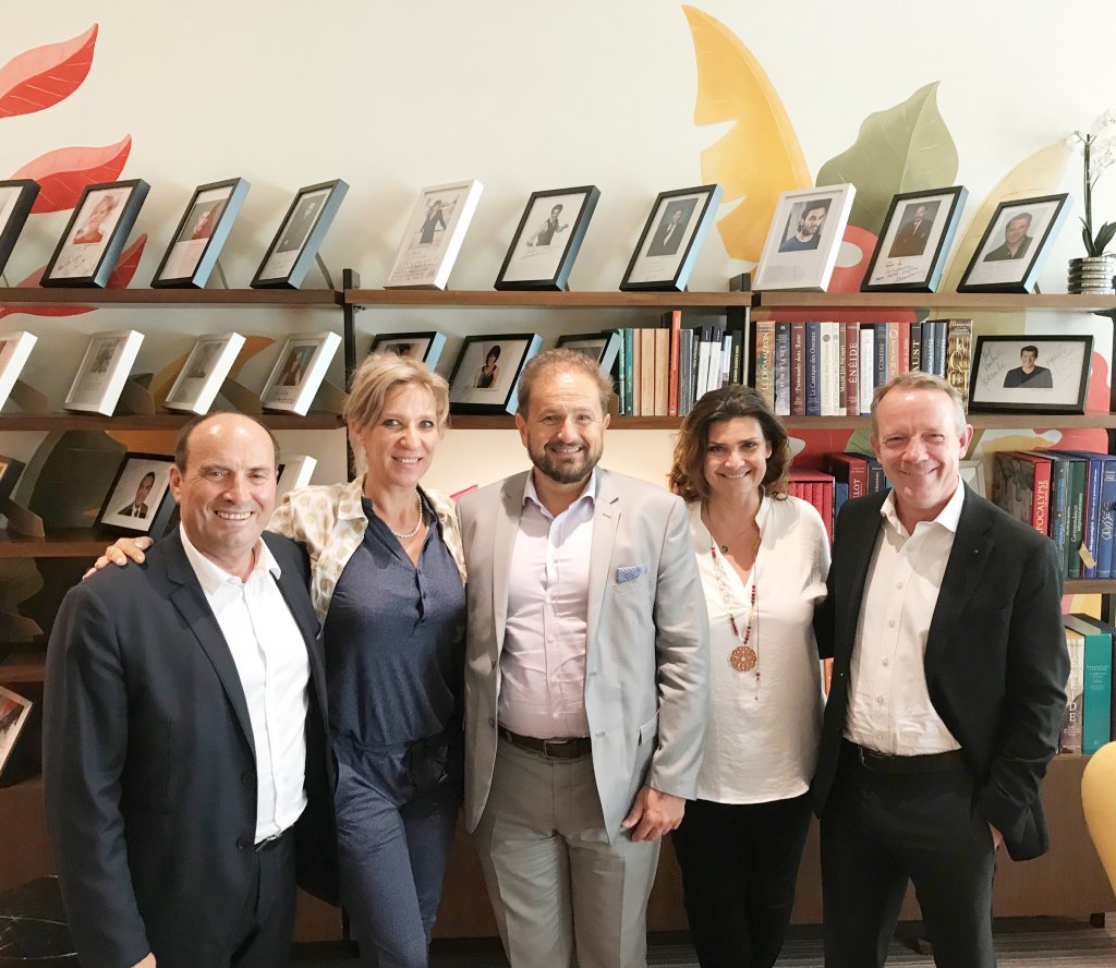 A droite Jean-Eudes du Mesnil du Buisson, secrétaire généralde la CPME nationale a été reçu par Alain Gargani, président de la CPME Sud au centre entouré des membres de celle-ci. (Photo D.R/CPMESUD)