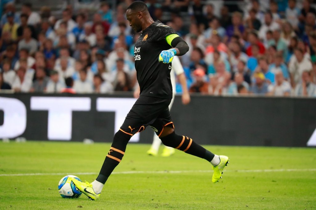 L’homme du match aurait pu être l’Argentin Dario Benedetto, ce fut Steve Mandanda (Photo Wallis.fr/Laurent Saccomano)