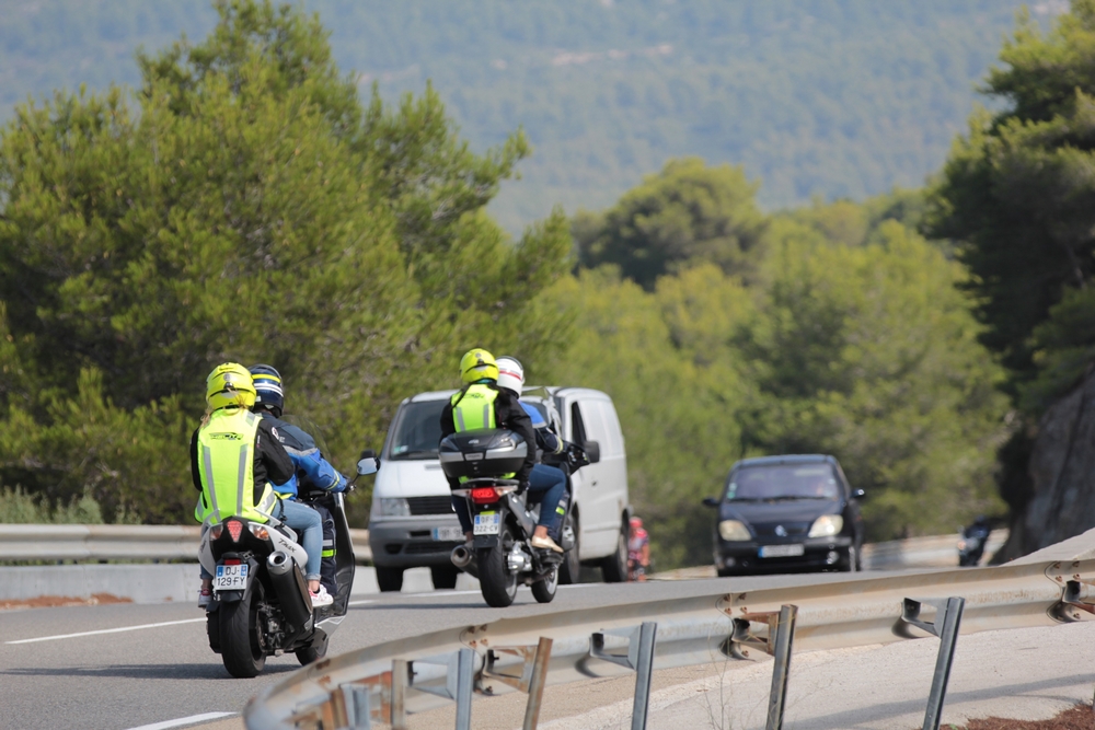 Campagne De La Sécurité Routière Motards La Trajectoire De Sécurité Pour Une Trajectoire De 8372