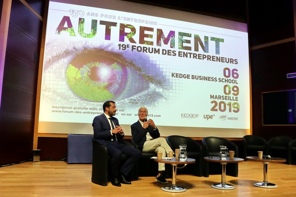 Johan Bencivenga et Joël de Rosnay ont introduit le grand débat, au thème évocateur: Changer d'ère (Photo Robert Poulain)