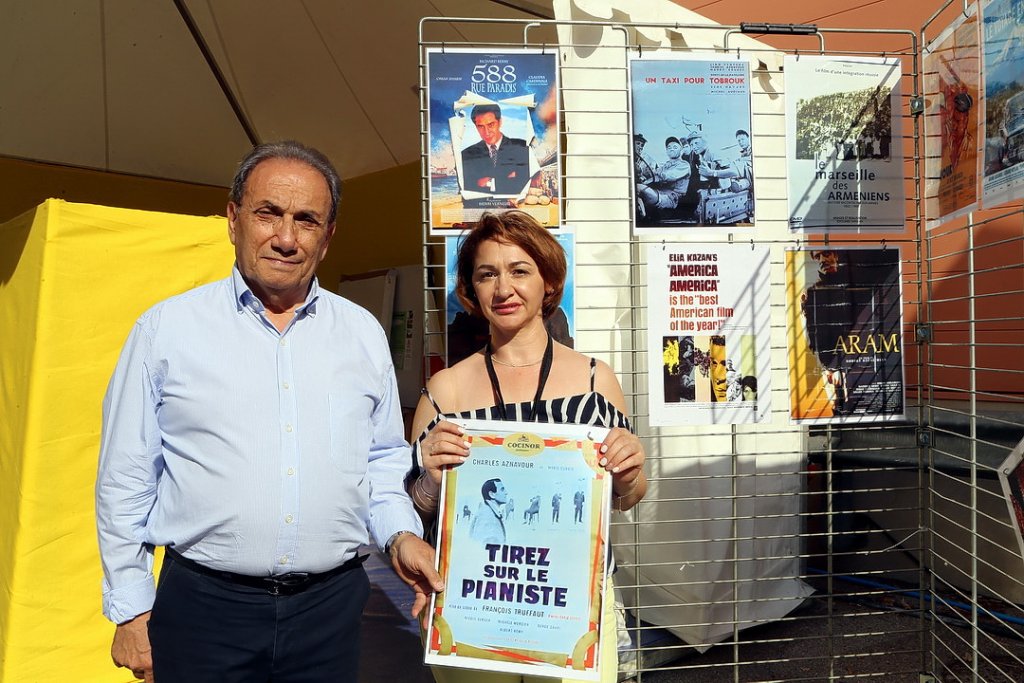 Le pavillon de l'Arménie fait également son cinéma en accueillant Alain Terzian ce vendredi (Photo Robert Poulain )