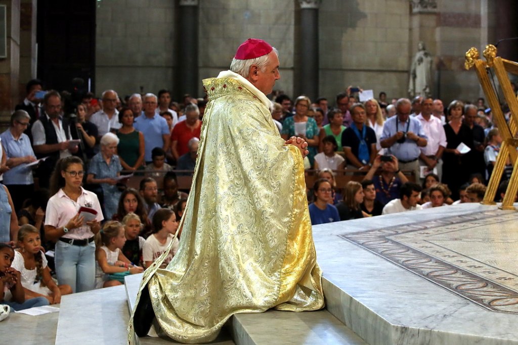 une cathédrale de la Major comble pour la messe d'installation épiscopale de Mgr Aveline (Photo Robert Poulain)