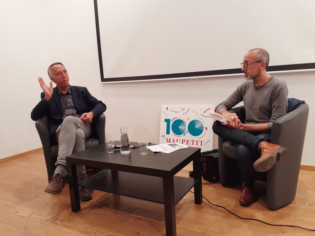 Reçu à la librairie Maupetit, Didier Gascuel alerte et prône un changement de paradigme au niveau du monde marin (Photo M.B.)