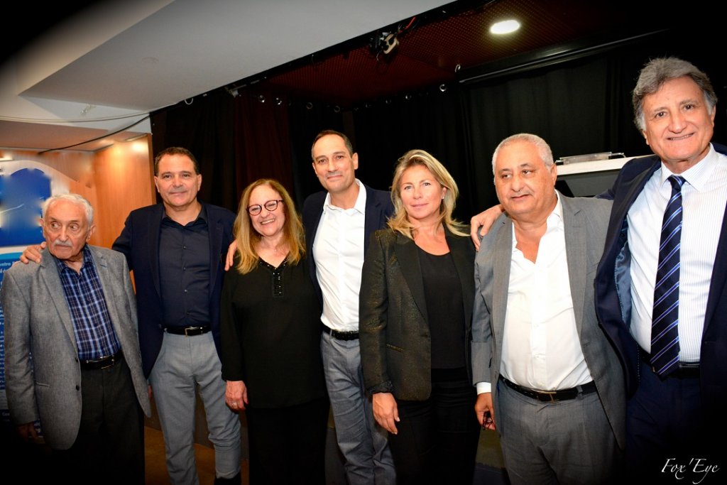 Anita Mazor entourée de responsables de la communauté juive de Marseille (Photo Fox'Eye/Brigitte Arakel)