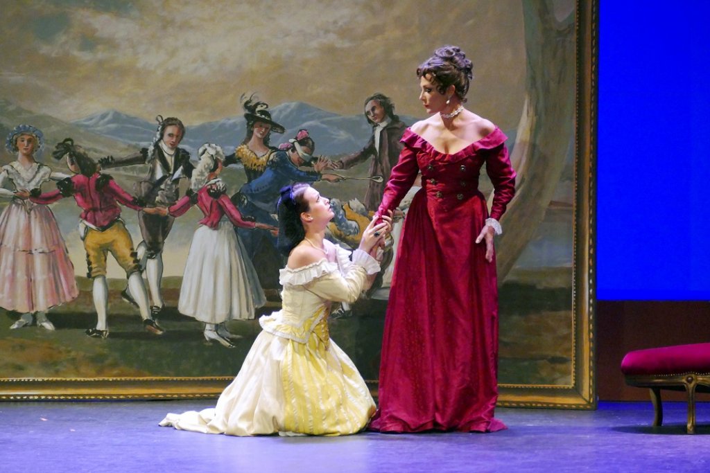 Amélie Robins et Laurence Janot. Fiorecita demande à la duchesse d’Albe d’intervenir pour sauver Goya des griffes de l’inquisition. (Photo Christian Dresse)