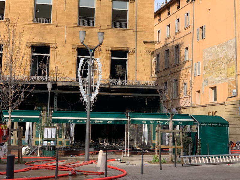 La brasserie historique les "2G" entièrement détruite par les flammes (Photo Destimed)