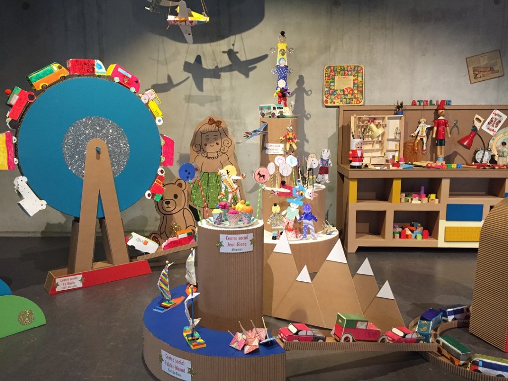 les jouets fabriqués par les enfants de différents centres sociaux exposés au Mucem (Photo DR/13Habitat)