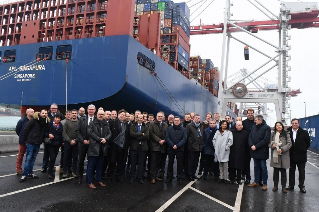 L’APL SINGAPURA, navire du Groupe CMA CGM, a inauguré les installations de branchement électrique à quai du Terminal des Flandres au Grand Port Maritime de Dunkerque © Jean-Louis Burnod