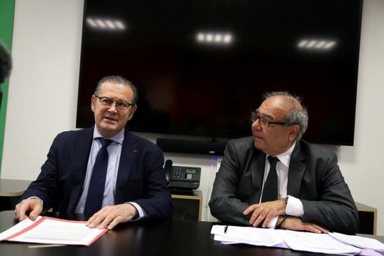 Bruno Gilles et Richard Ghevontian lors de présentation de la charte éthique du candidat (Photo Robert Poulain)