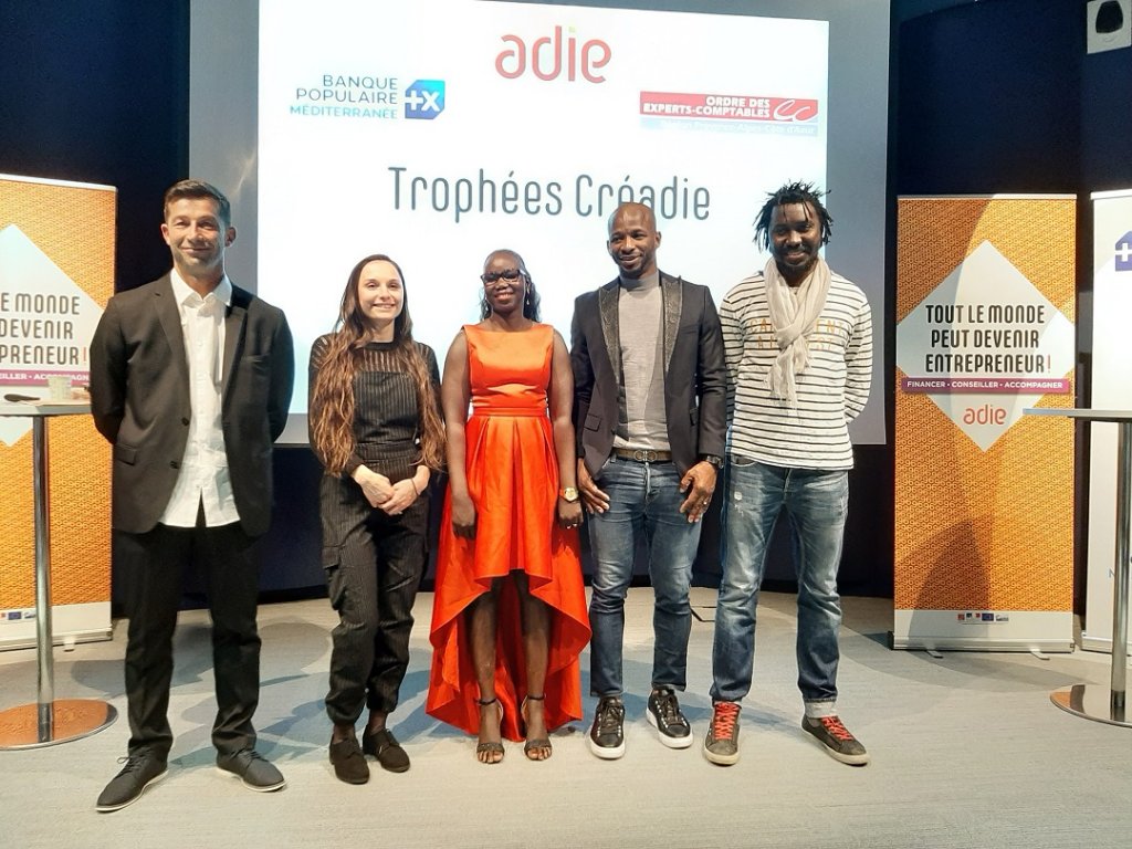 Les lauréats des trophées "Créadie" de l'association Adie: de gauche à droite, Alain Chatain, Clémentine Gorgievski, Soda Sall Cambier, Serge Oponou et Gagny Sissoko. Crédit photo : B.A