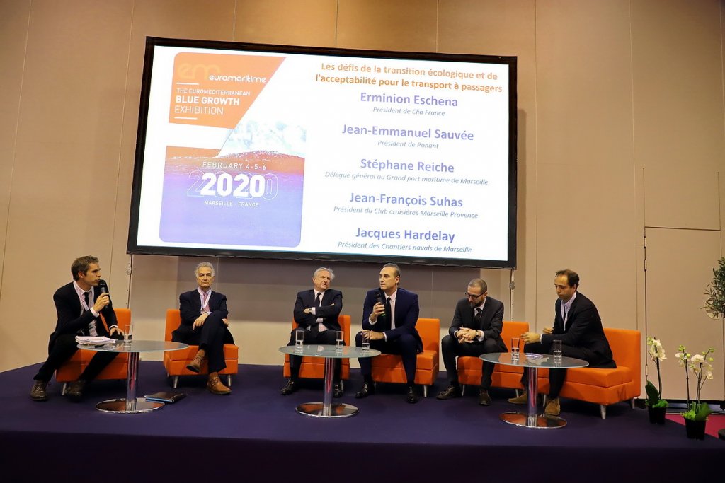 Les intervenants de la table ronde portant sur les défis de la transition écologique au salon Euromaritime (Photo Robert Poulain)