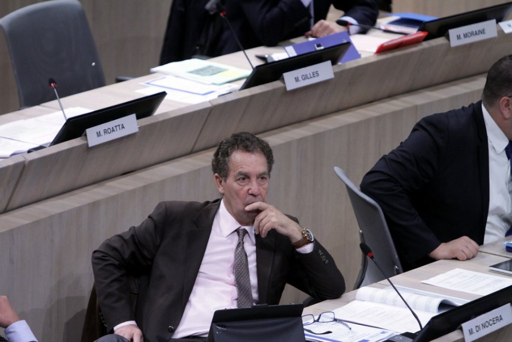 Maurice Di Nocera lors d'une séance du Conseil municipal de Marseille (Photo archive Robert Poulain)