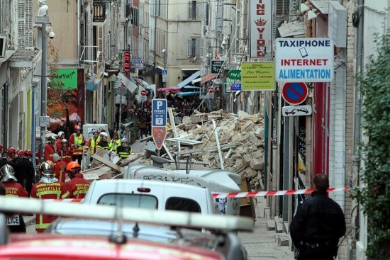 Rue d'Aubagne après l'effondrement d'immeubles le 5 novembre 2018 qui a coûté la vie à 8 personnes (Photo Robert Poulain)