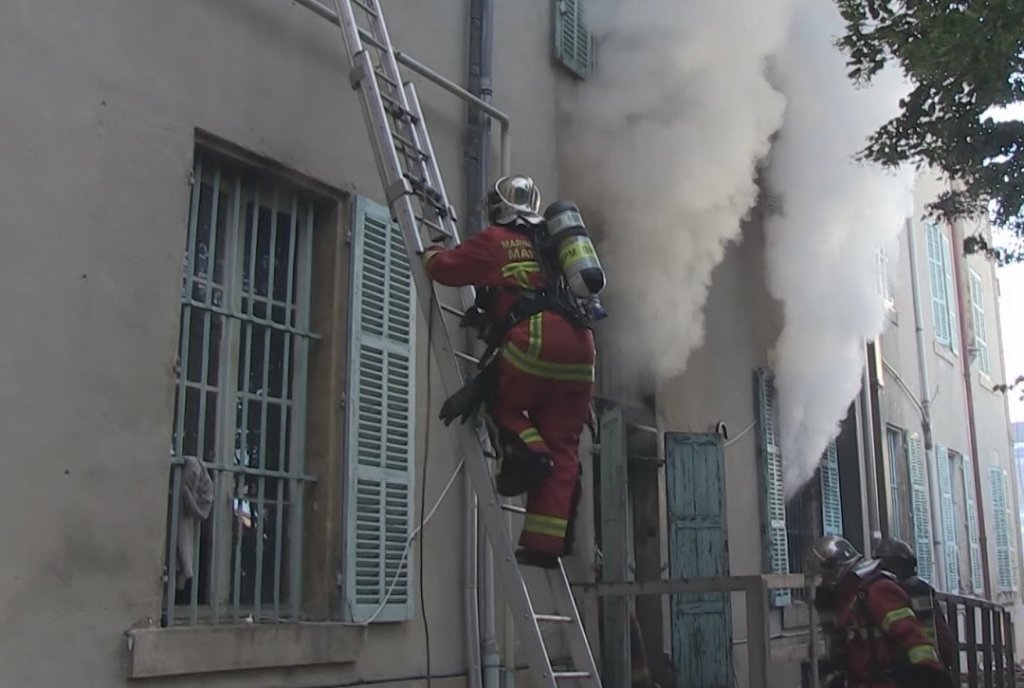 Les marins-pompiers sont intervenus sur un incendie avenue de Saint-Just à Marseille (Photo capture d'écran BMPM/Fabien Eustache)