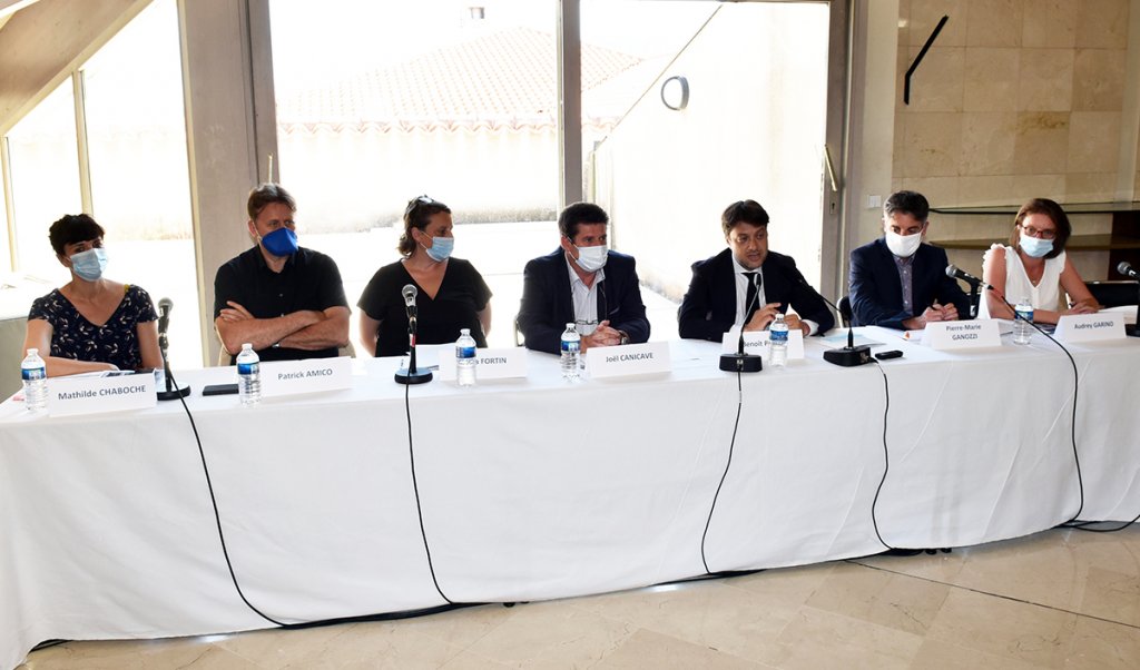 Le 1er adjoint, Benoît Payan et les adjoints à la maire de Marseille Michèle Rubirola, Joël Canicave, Olivia Fortin, Patrick Amico, Mathilde Chaboche, Pierre-Marie Ganozzi, Audrey Garino ont présenté les dossiers à l'ordre du jour du conseil municipal qui se tiendra ce lundi © Ville de Marseille