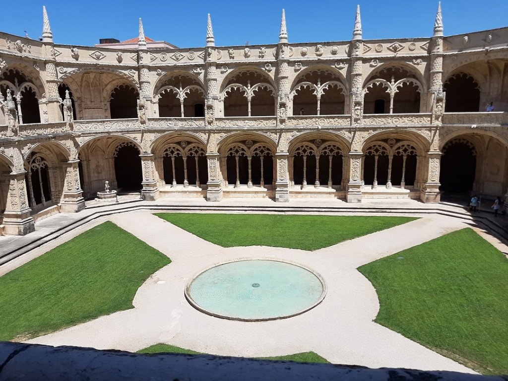 Le célèbre monastère des Hiéronymites - Mosteiro dos Jerónimos - dans le quartier de Bélem, l'un des sites les plus fréquentés de Lisbonne, ici le 4 juillet dernier, déserté les habituels touristes et citoyens lisboètes. (Photo Bruno Angelica)