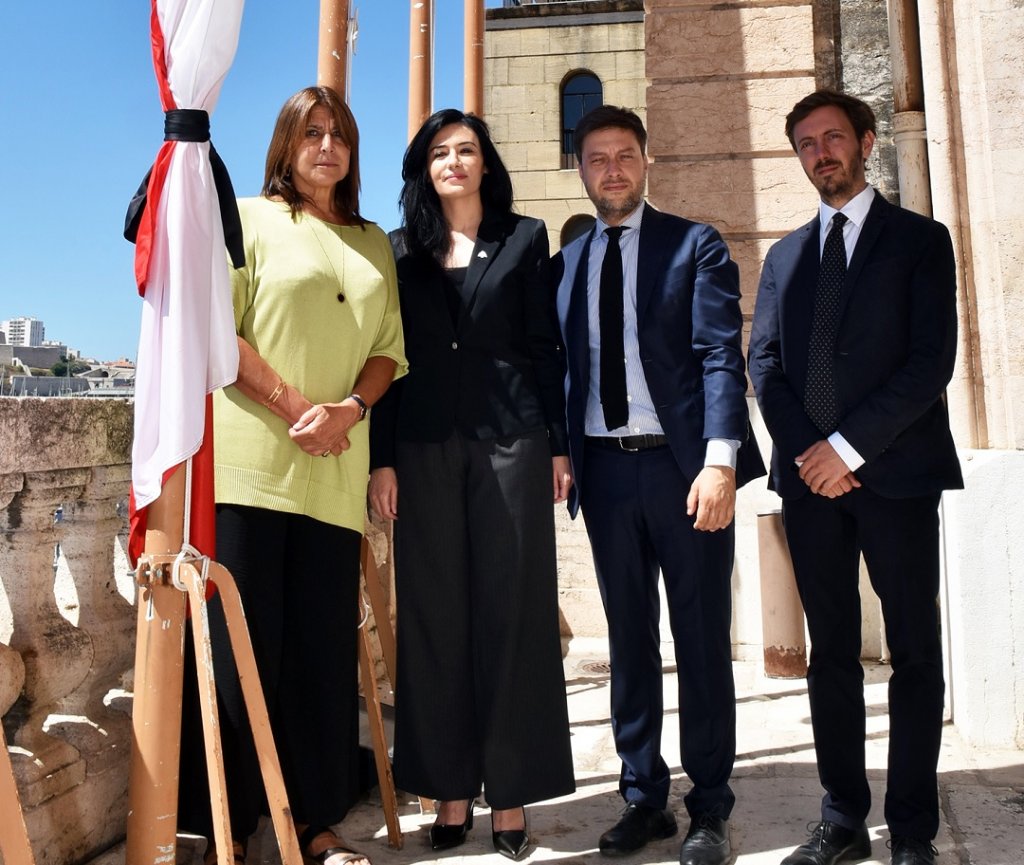 Accompagnée de Benoît Payan et d’Arnaud Drouot la maire de Marseille Michèle Rubirola a reçu Sonia Abou Azar, consule Générale du Liban à Marseille (Photo ville de Marseille/ Ange Lorente)