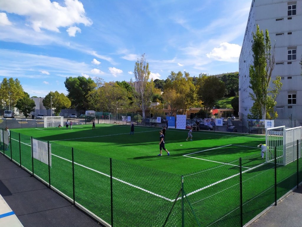 Le nouveau terrain aménagé et financé par l'association Sport dans la Ville à Frais-Vallon a été inauguré en octobre 2019 et accueille régulièrement des jeunes du quartier. (Photo Sport dans la Ville )