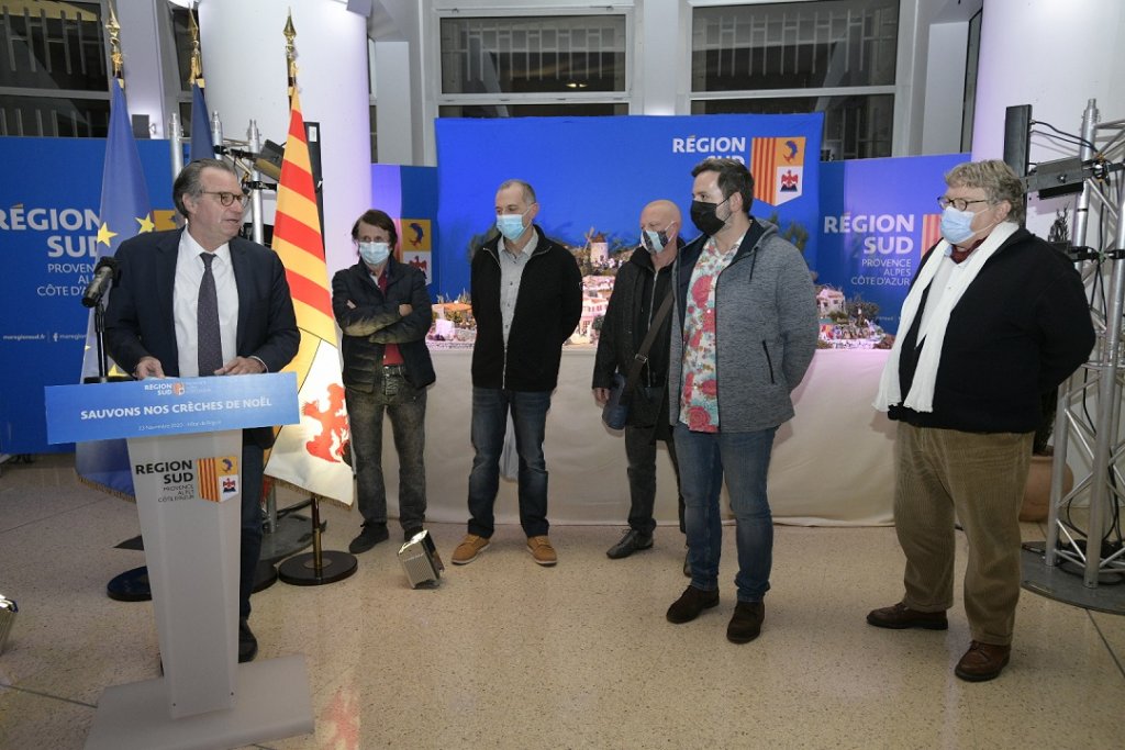 Renaud Muselier a reçu les représentants des santonniers et créchistes de la région Sud © Jean-Pierre Garufi