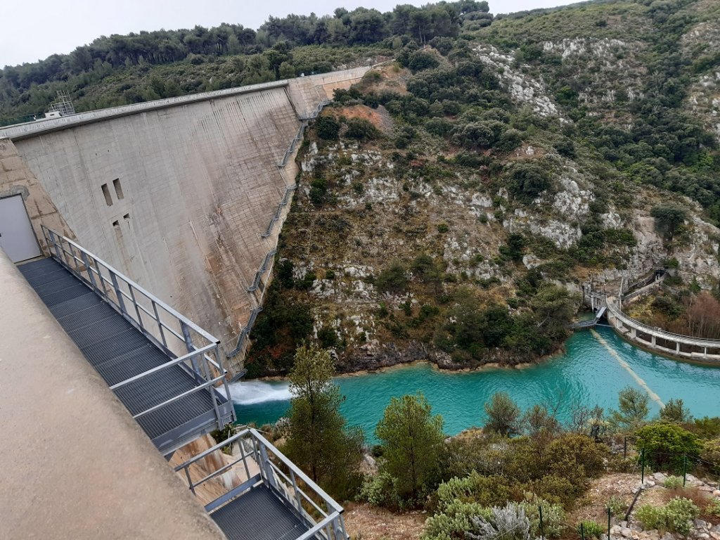 Le franchissement du barrage de Bimont sera réalisé par un enfouissement sous trottoir aval ©Enedis