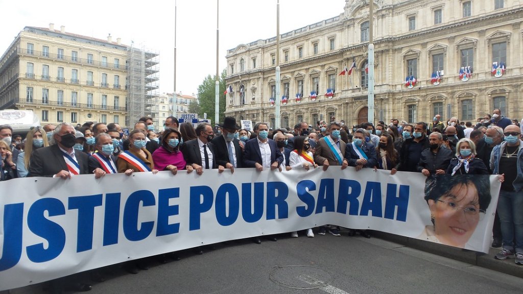 La banderole de Justice pour Sarah a ouvert la marche © Joëlle manchion