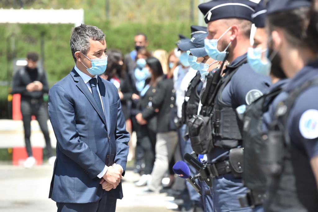 Gérald Darmanin auprès des policiers de la division Nord de Marseille pour son action contre le trafic de drogue.© gouv