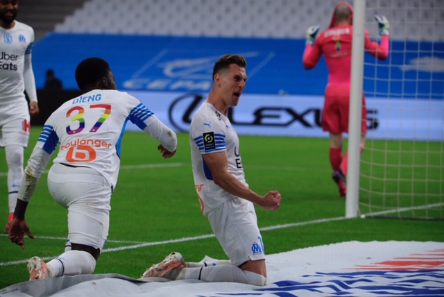 Toute la rage de vaincre d’Arkadiusz Milik qui a réussi le penalty de la victoire (photo Wallis.fr/Laurent Saccomano)