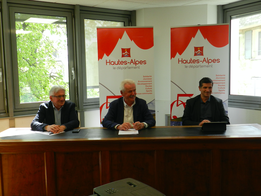 Patrick Ricou (à g.), Jean-Marie-Bernard (au centre) et Éric Lions (à d.) ont présenté le Projet alimentaire territorial haut-alpin. Celui-ci devrait permettre de faire émerger et de favoriser les filières locales. ©L'Espace Alpin